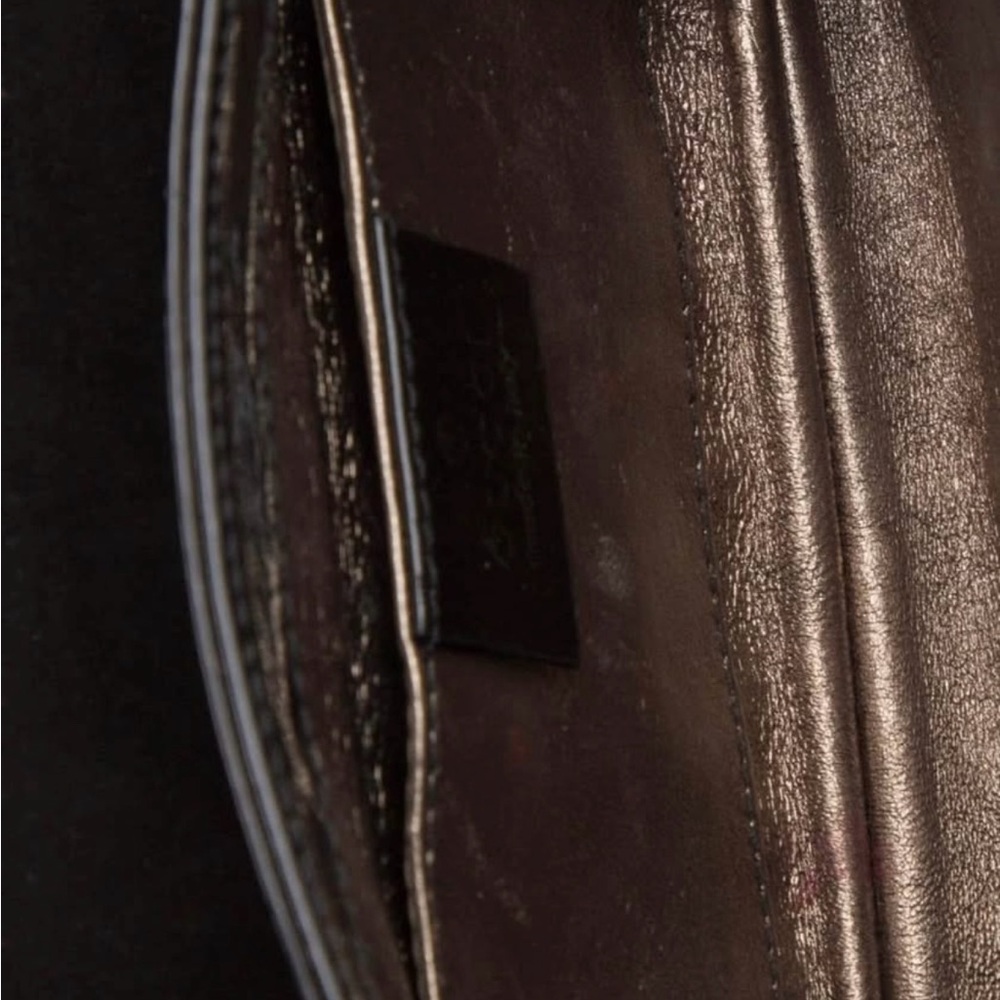 Gucci Patent Leather Bow Clutch with Chain - Picture 5 of 5